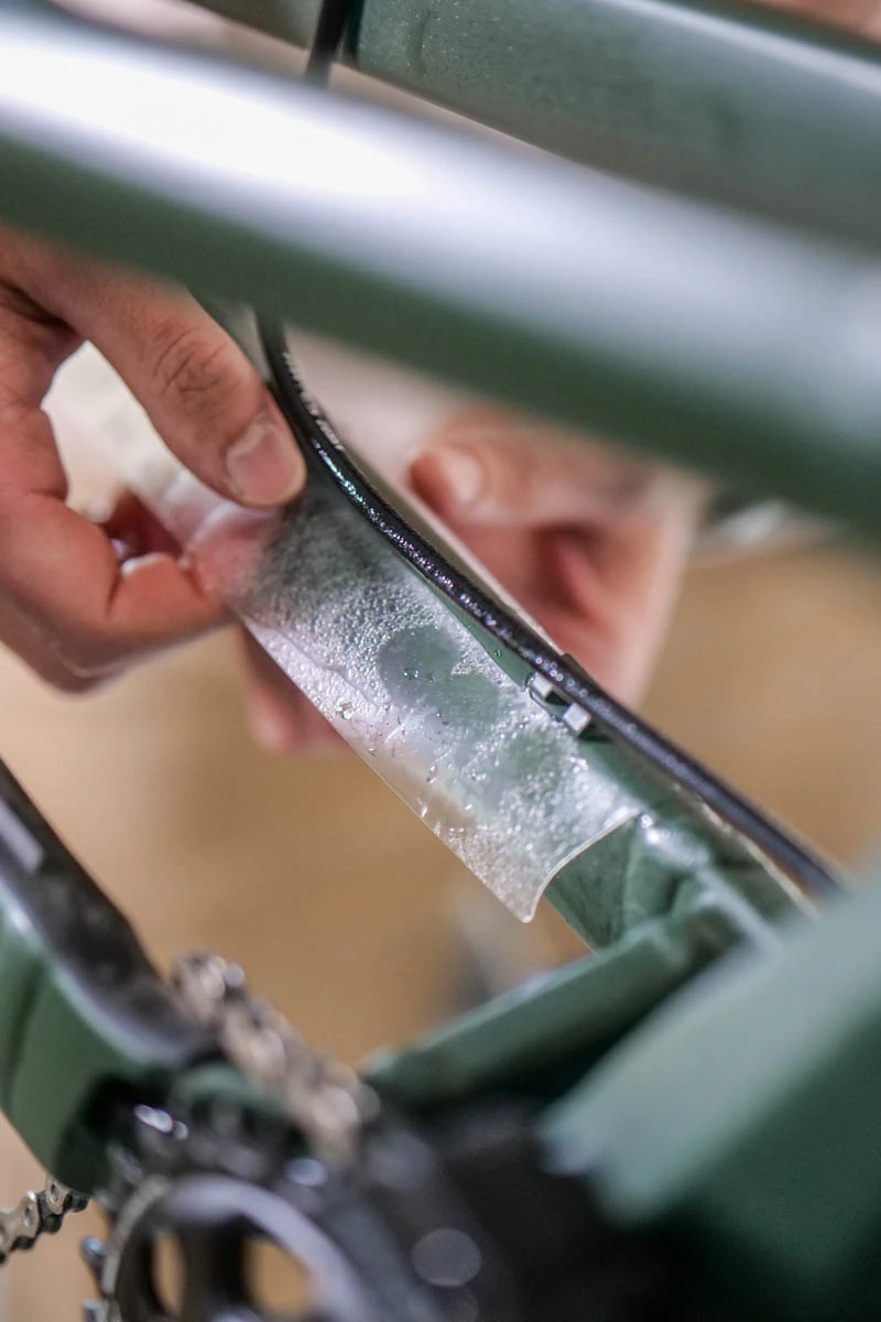 Nakładanie folii ochronnej