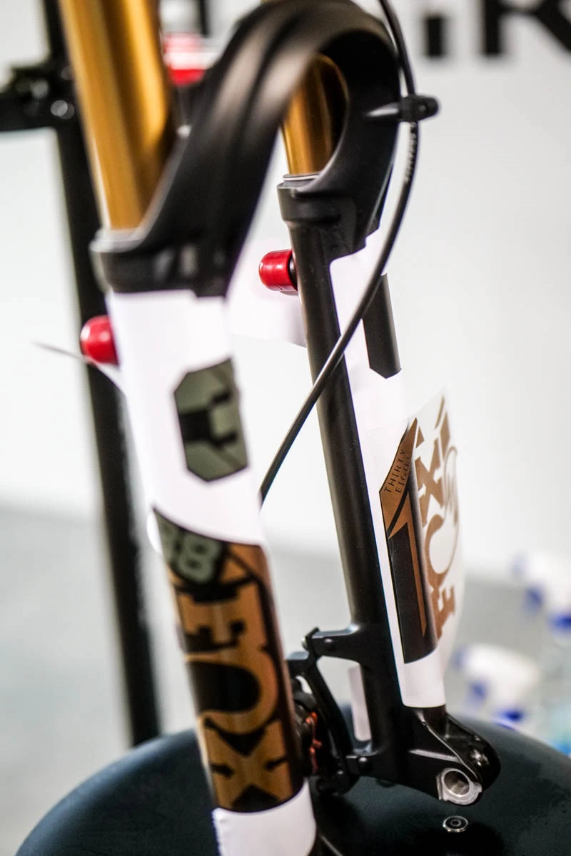 Customowa naklejka FOX 38