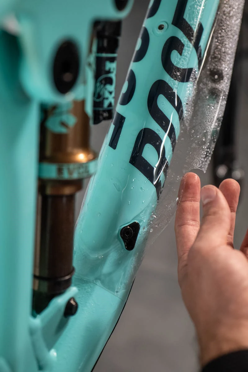 Oklejanie rury dolnej