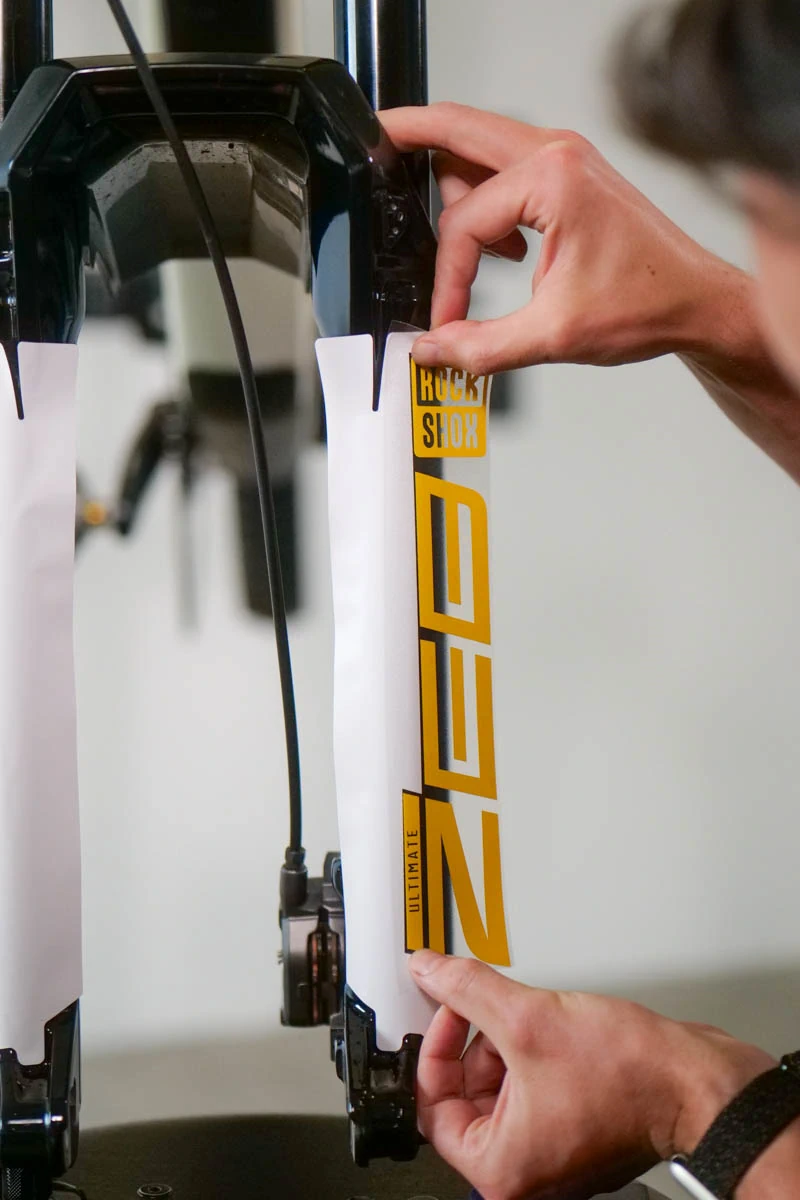 Oklejanie rury dolnej