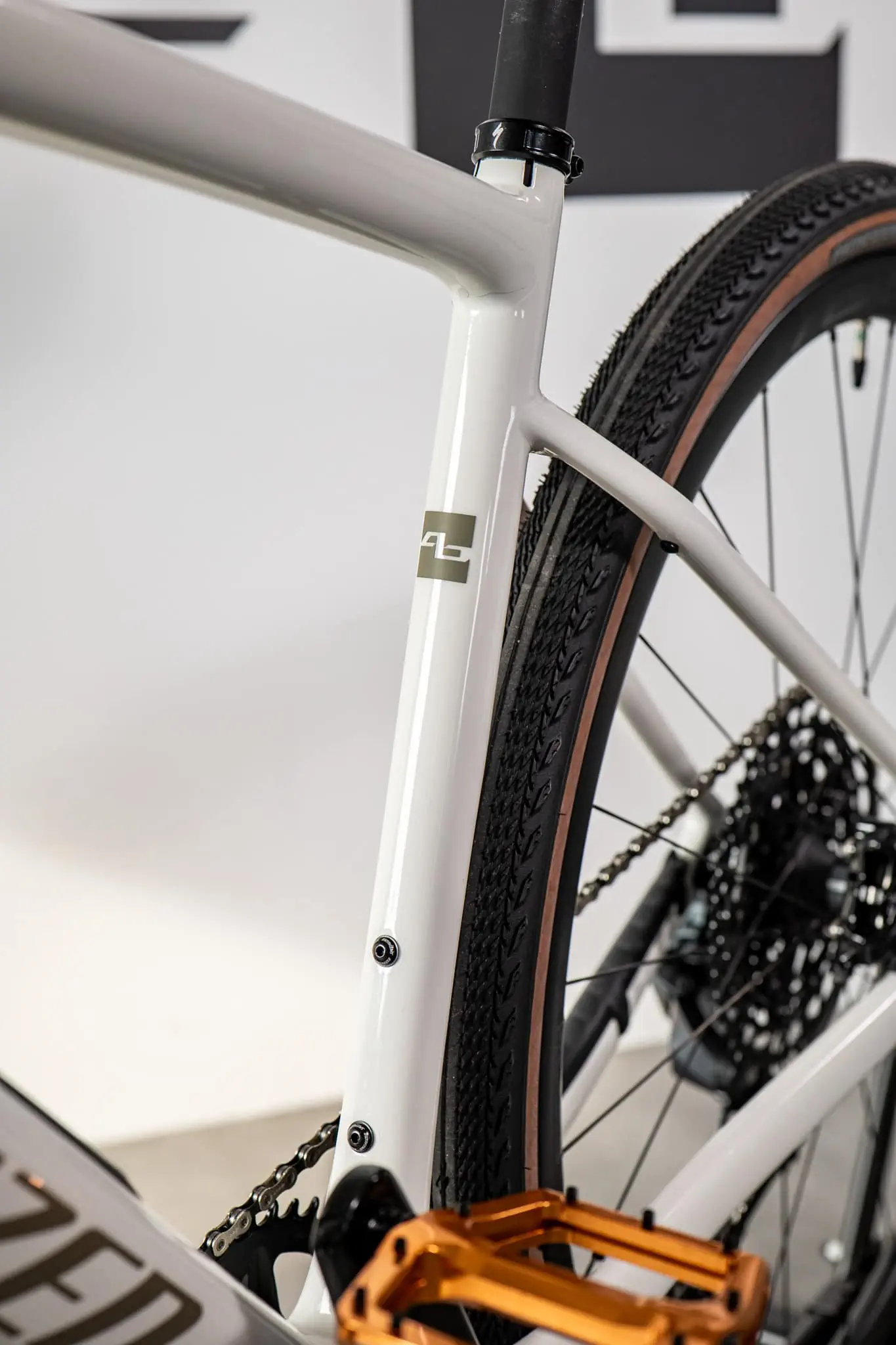 Zbliżenie na logo 4-bike