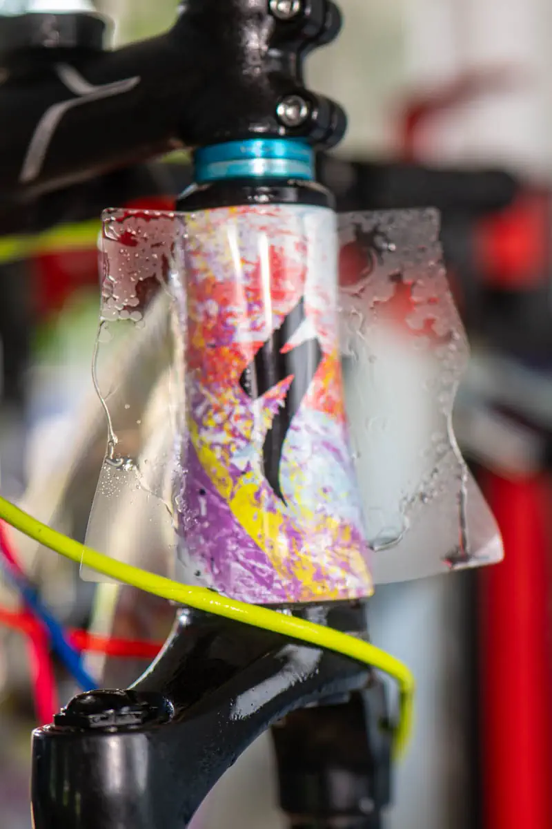 Folia ochronna aplikowana na główkę ramy Specialized Epic Comp