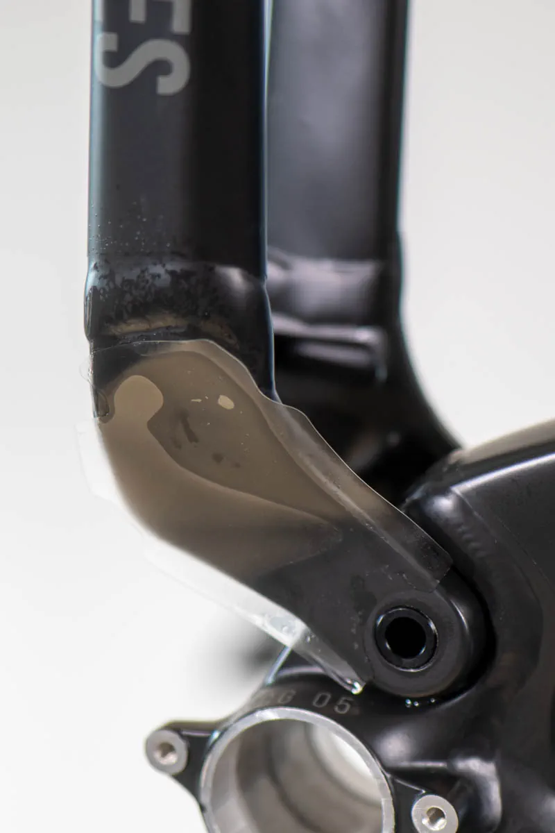 YT Tues Core 1 zabezpieczenie tylnego trójkąta