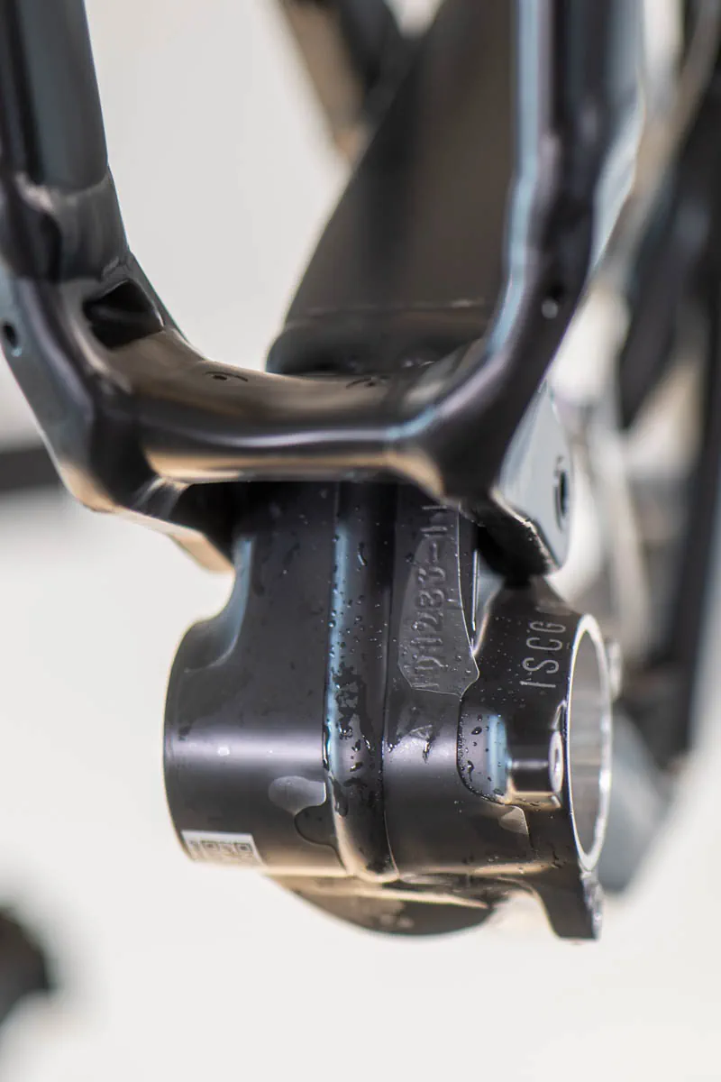 YT Tues Core 1 zabezpieczanie detali