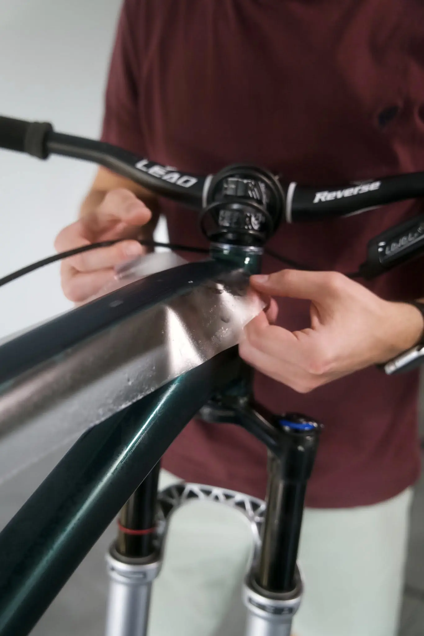 Matowa folia ochronna na ramie Dartmoor Two6Player